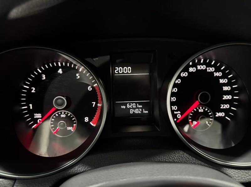 Volkswagen Golf 2013 car image #4