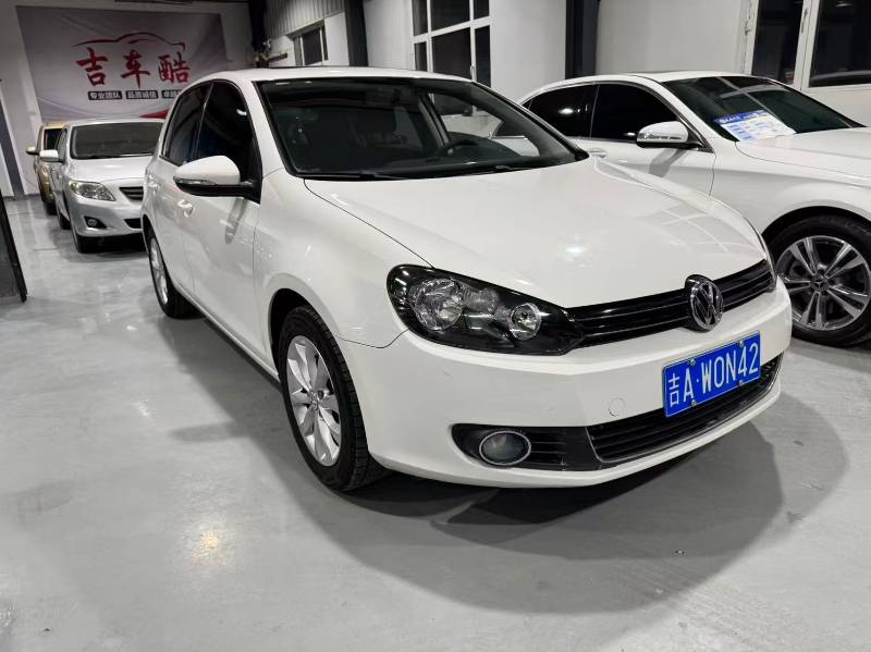 Volkswagen Golf 2013 car image #2