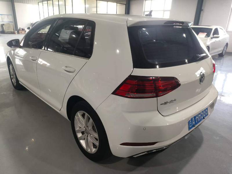 Volkswagen Golf 2018 car image #5