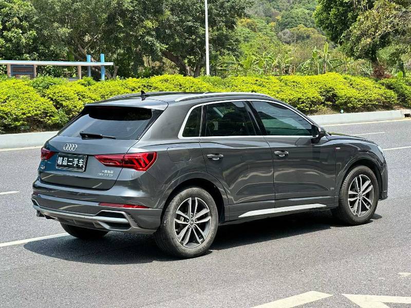 Audi Q3 2021 car image #9