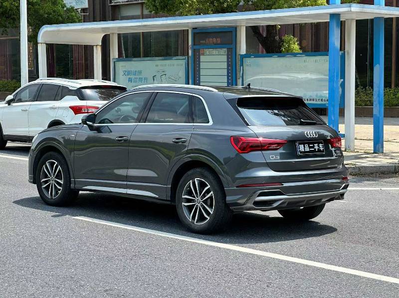 Audi Q3 2021 car image #7