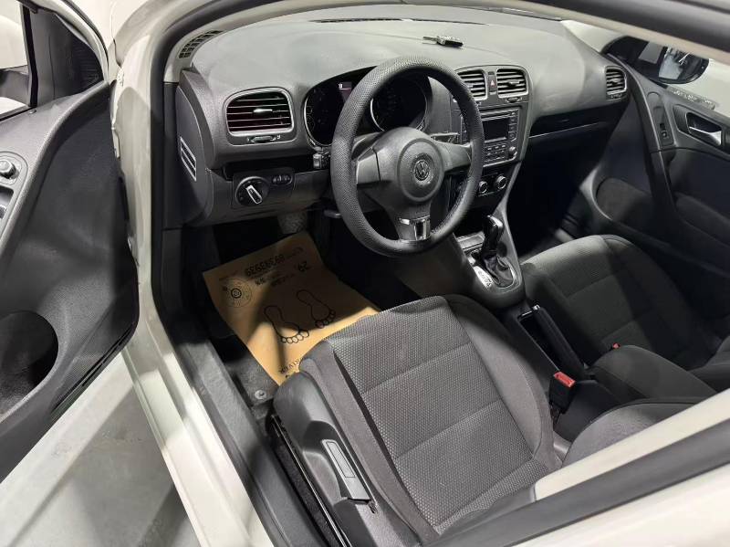 Volkswagen Golf 2013 car image #3