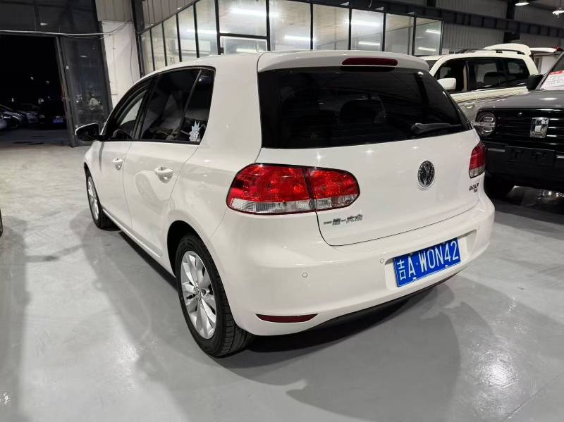 Volkswagen Golf 2013 car image #6