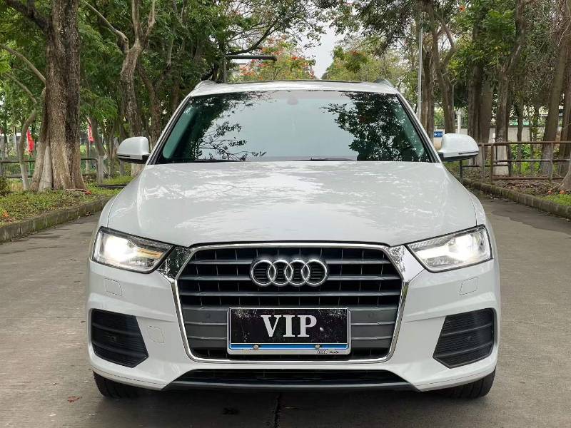 Audi Q3 2017 car image #2
