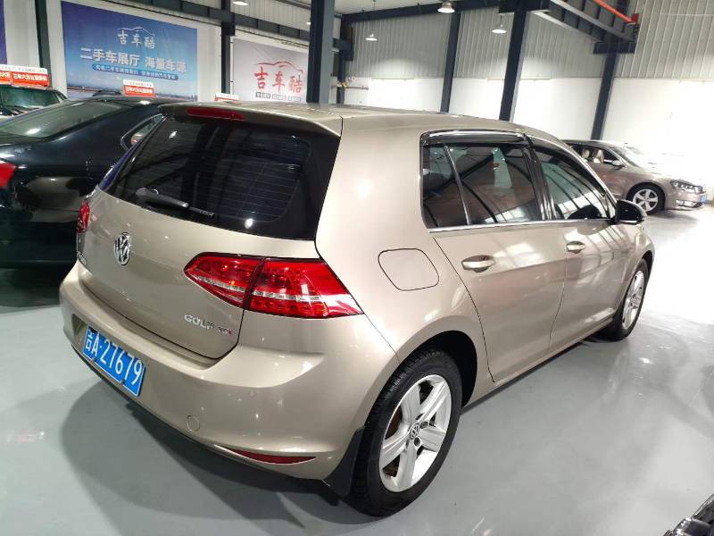 Volkswagen Golf 2014 car image #6