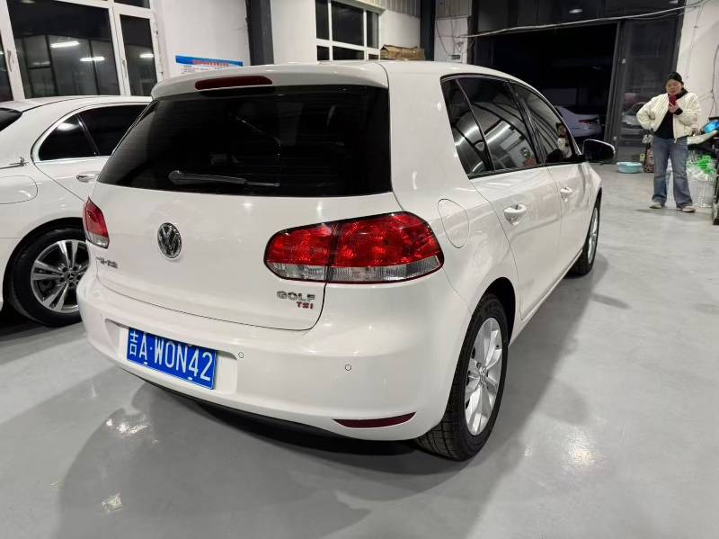 Volkswagen Golf 2013 car image #5