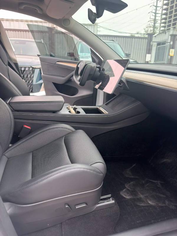 Tesla Model Y 2022 car image #7