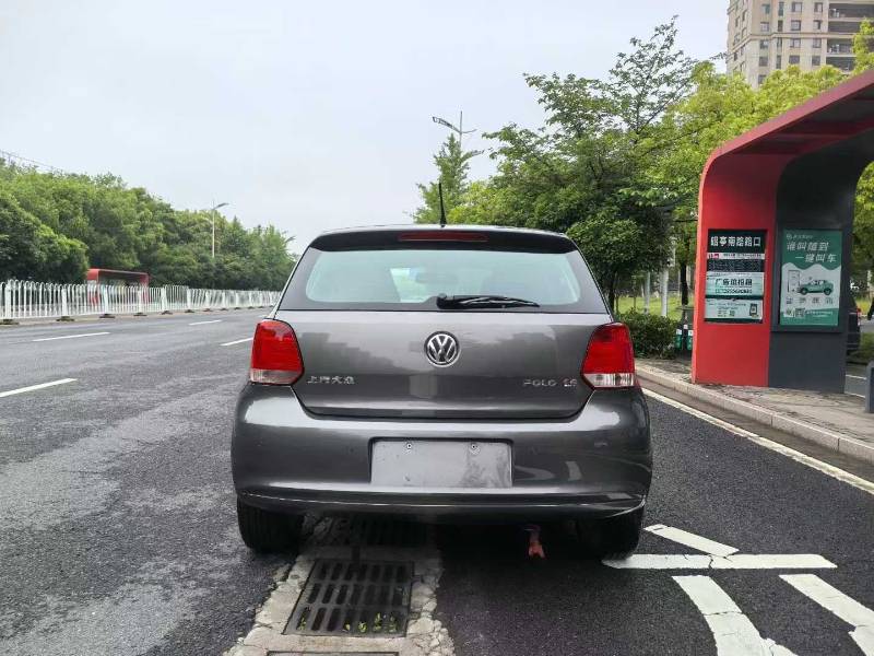 Volkswagen Polo 2012 car image #8
