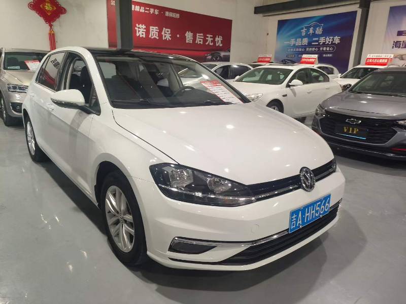 Volkswagen Golf 2018 car image 