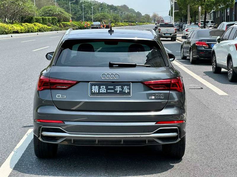 Audi Q3 2021 car image #8