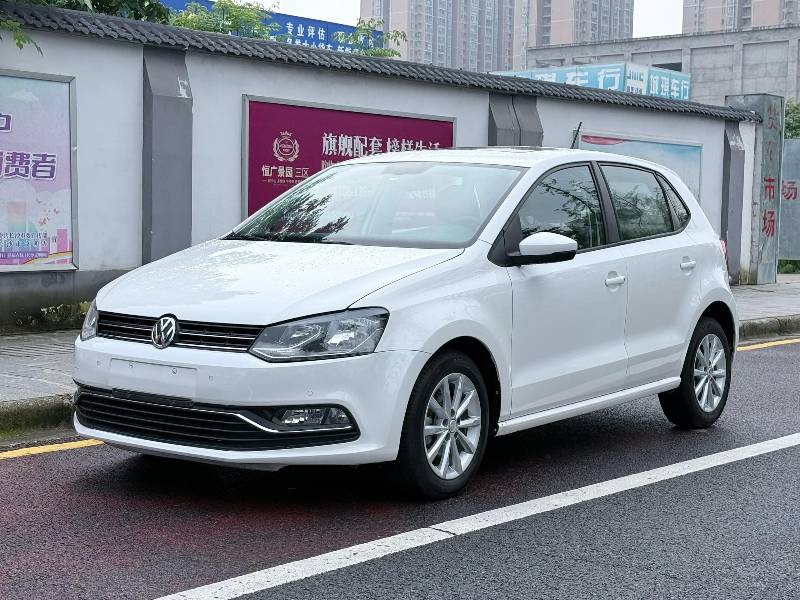 Volkswagen Polo 2015 immagine di auto 
