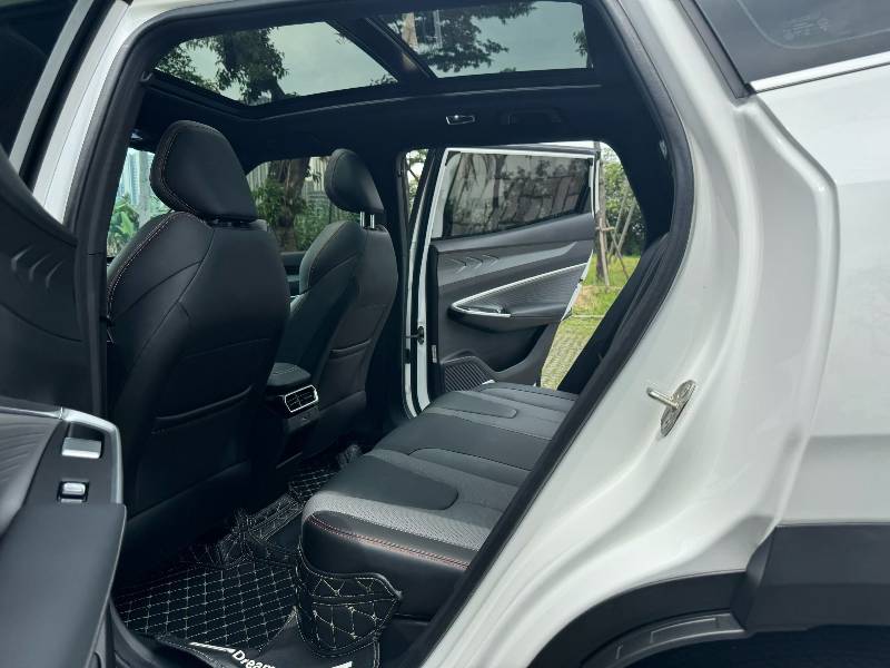 GEELY Boyue 2024 car image #9