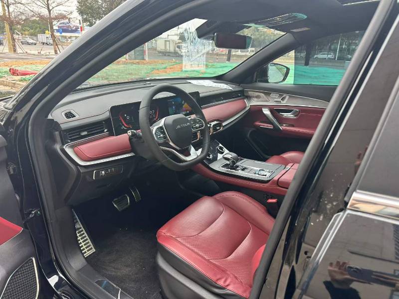 Jetour X70 PLUS 2023 car image #4