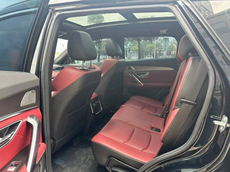 Jetour X70 PLUS 2023 car image #6