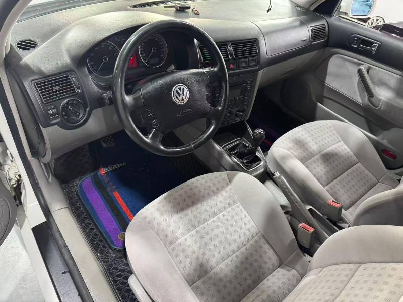 Volkswagen Golf 2005 car image #2