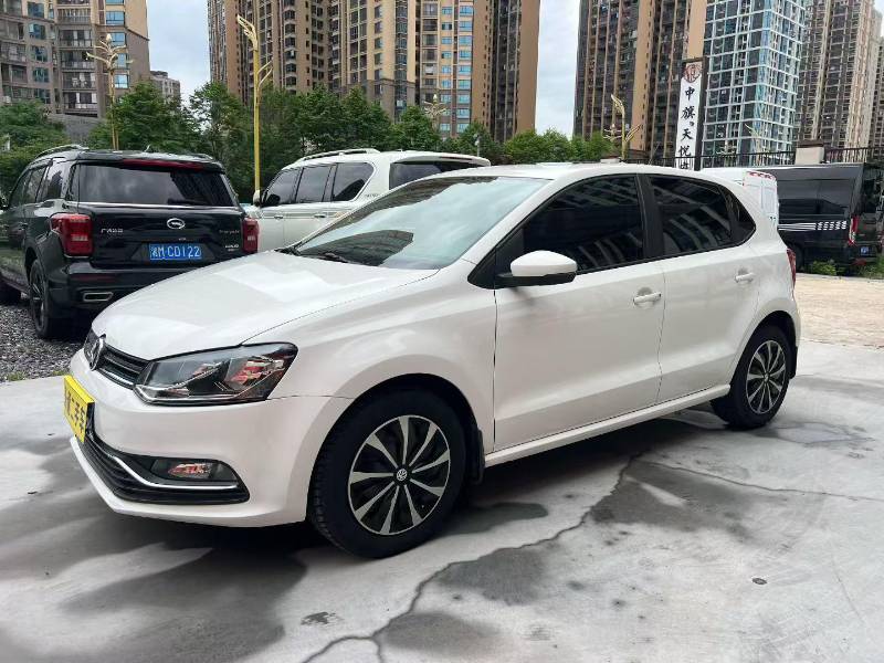 Volkswagen Polo 2018 car image #2