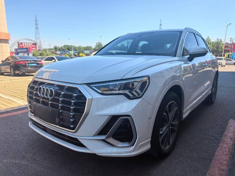 Audi Q3 2023 car image 