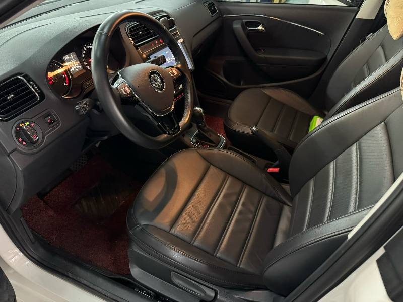 Volkswagen Polo 2016 car image #3