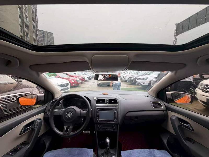 Volkswagen Polo 2014 car image #8