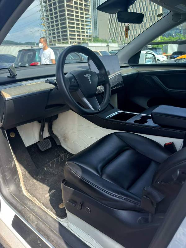 Tesla Model Y 2023 #4 Tesla Model Y 2023 car image #4