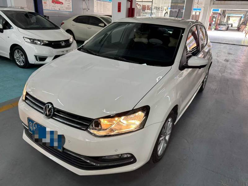 Volkswagen Polo 2016 car image 