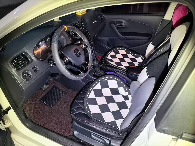 Volkswagen Polo 2017 car image #4