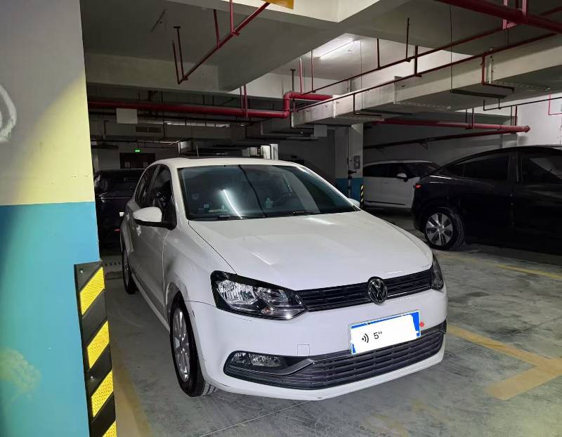 Volkswagen Polo 2017 car image #2