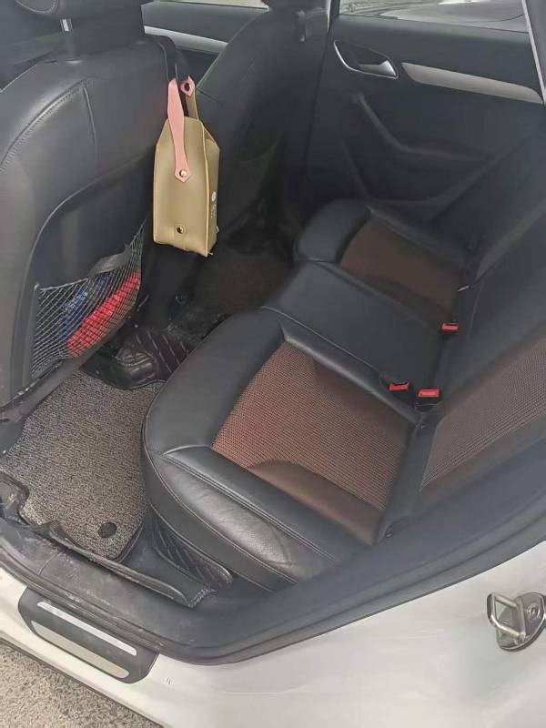 Audi Q3 2018 car image #4