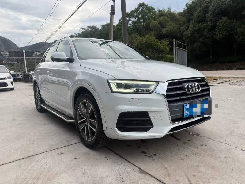 Audi Q3 2019 car image #2