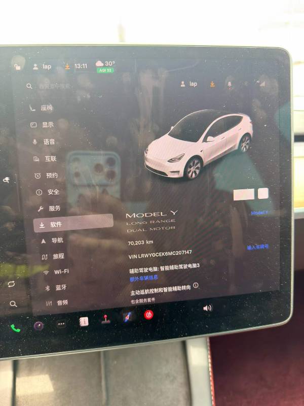 Tesla Model Y 2022 #5 Tesla Model Y 2022 car image #5