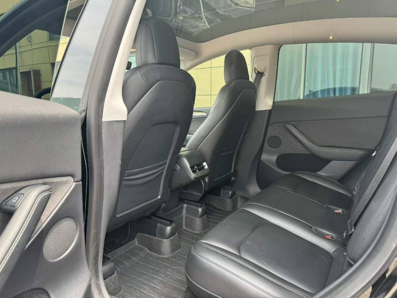 Tesla Model Y 2022 car image #5