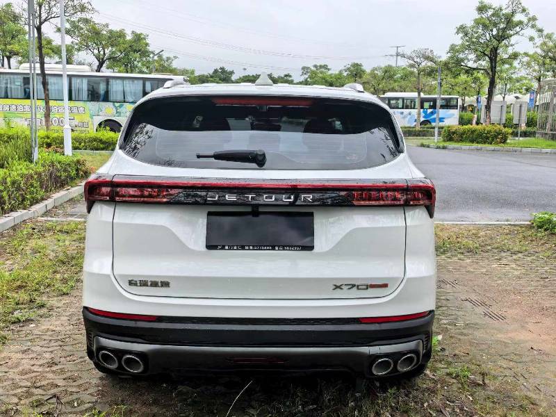 Jetour X70 PLUS 2025 #8 Jetour X70 PLUS 2025 car image #8