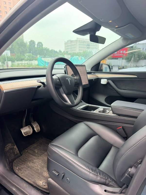 Tesla Model Y 2022 car image #4
