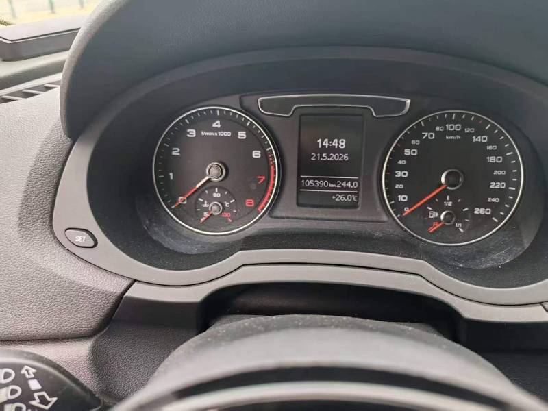 Audi Q3 2018 car image #5