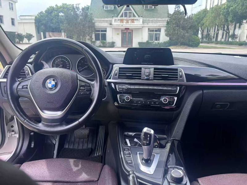 BMW 3 Series 2018 #9 BMW 3 Series 2018 car image #9