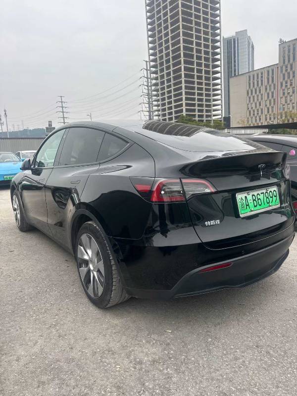 Tesla Model Y 2022 car image #3