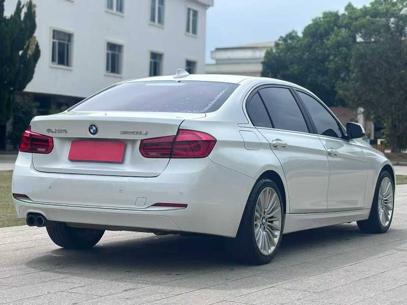 BMW 3 Series 2018 #4 BMW 3 Series 2018 car image #4