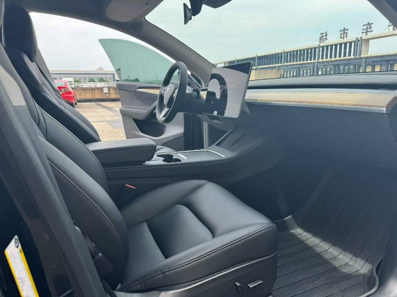 Tesla Model Y 2022 car image #7