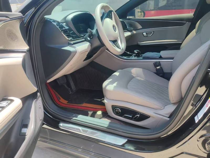 BYD Han 2025 car image #3