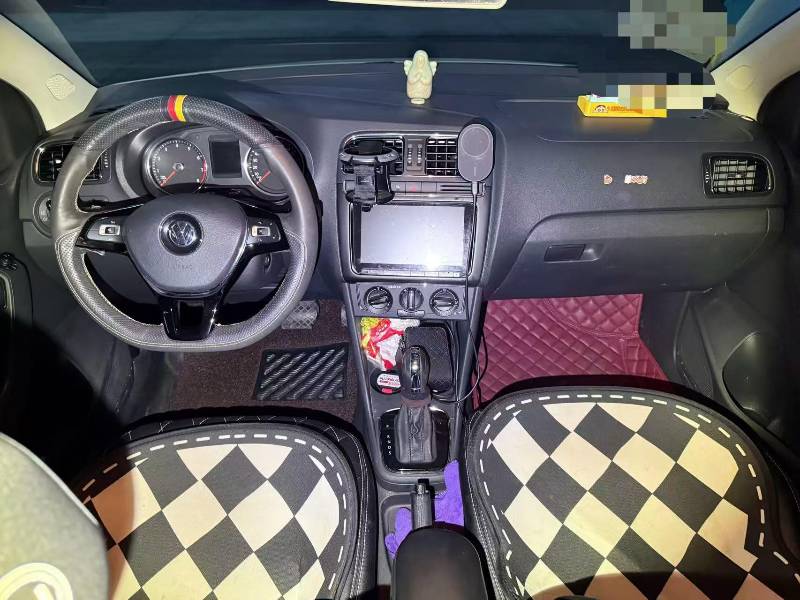 Volkswagen Polo 2017 car image #6