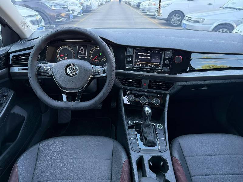 Volkswagen Bora 2019 car image #5