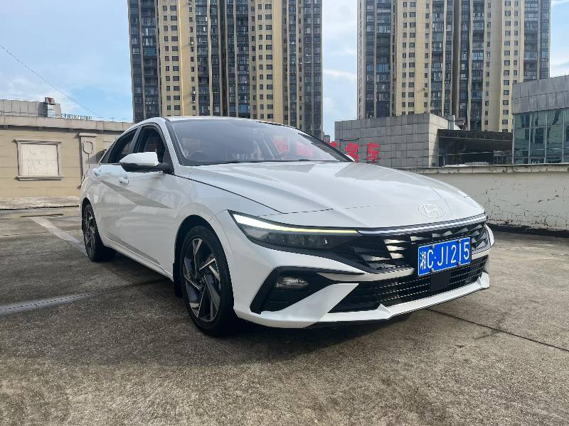 Hyundai Elantra 2023 car image 