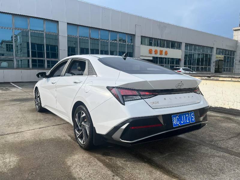 Hyundai Elantra 2023 car image #4