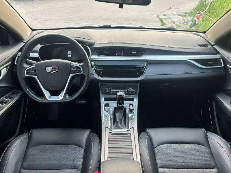 GEELY Emgrand 2018 car image #8