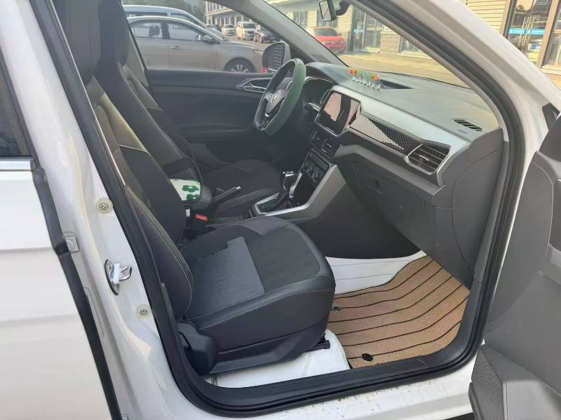 Volkswagen T-Cross 2021 car image #8