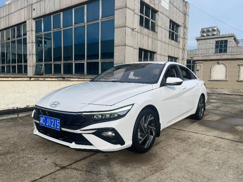 Hyundai Elantra 2023 car image #3
