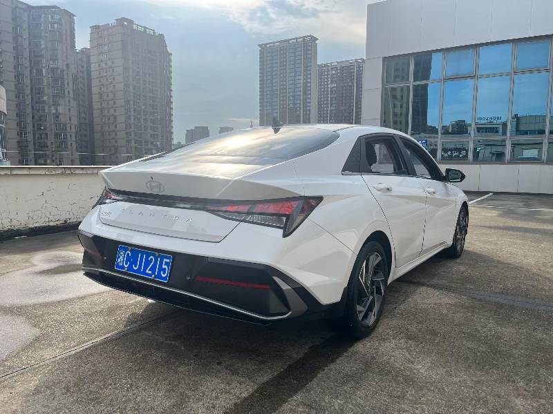 Hyundai Elantra 2023 car image #6