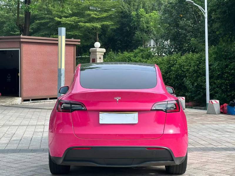 Tesla Model Y 2022 #5 Tesla Model Y 2022 car image #5