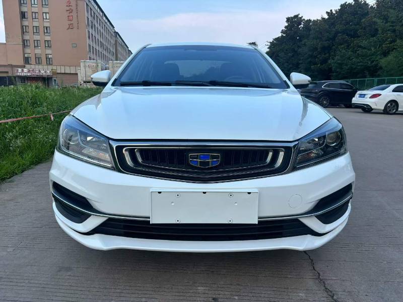 GEELY Emgrand 2018 car image #2