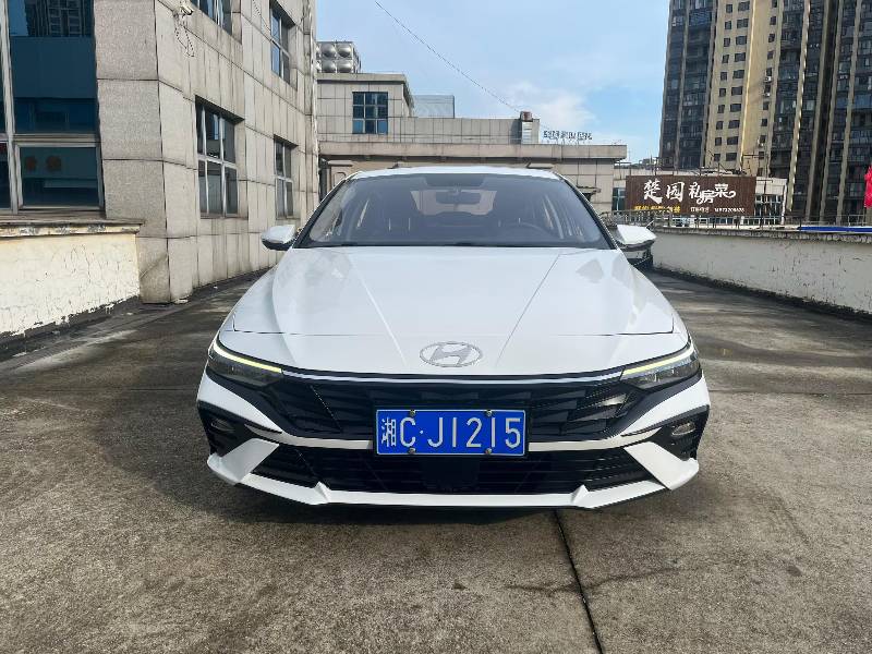 Hyundai Elantra 2023 car image #2